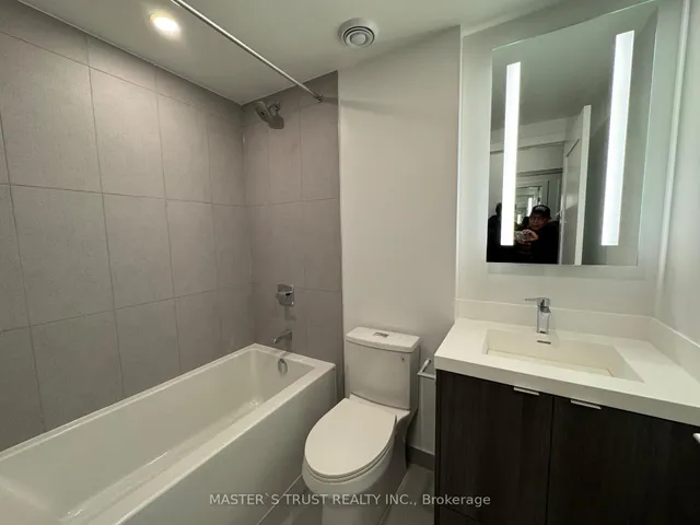 Additional image 6 of 30 IN ON THE PARK Dr Unit 203