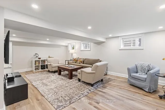 Additional image 24 of 2109 Wellington Ave