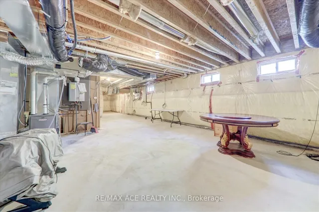 Additional image 37 of 1 Goldthread Terr