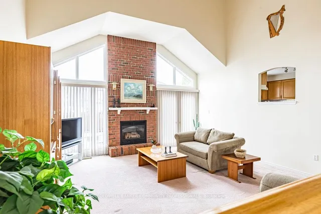 Additional image 14 of 2 Katie Crt