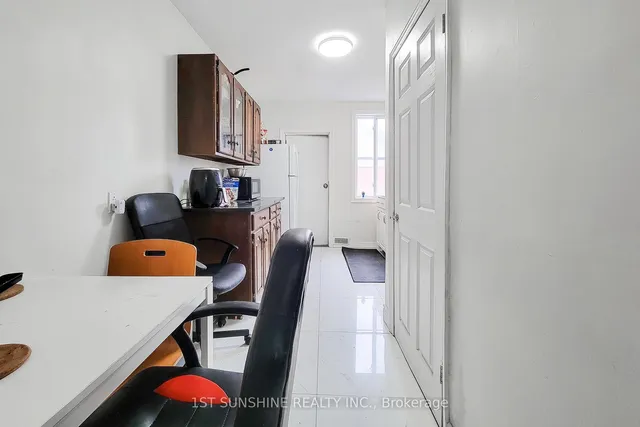 Additional image 12 of 63 Paisley Ave