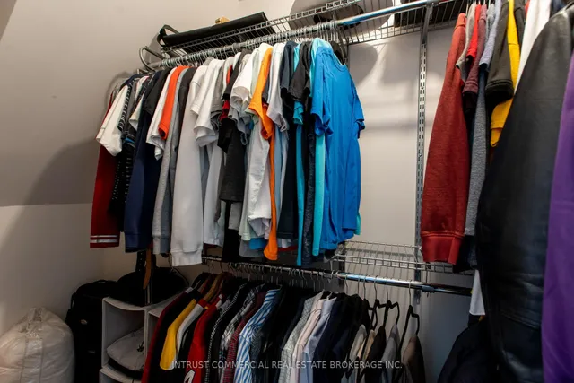 Additional image 21 of 398 Leslie St