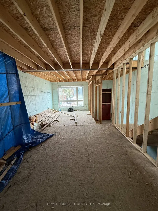 Additional image 16 of 40 August Ave