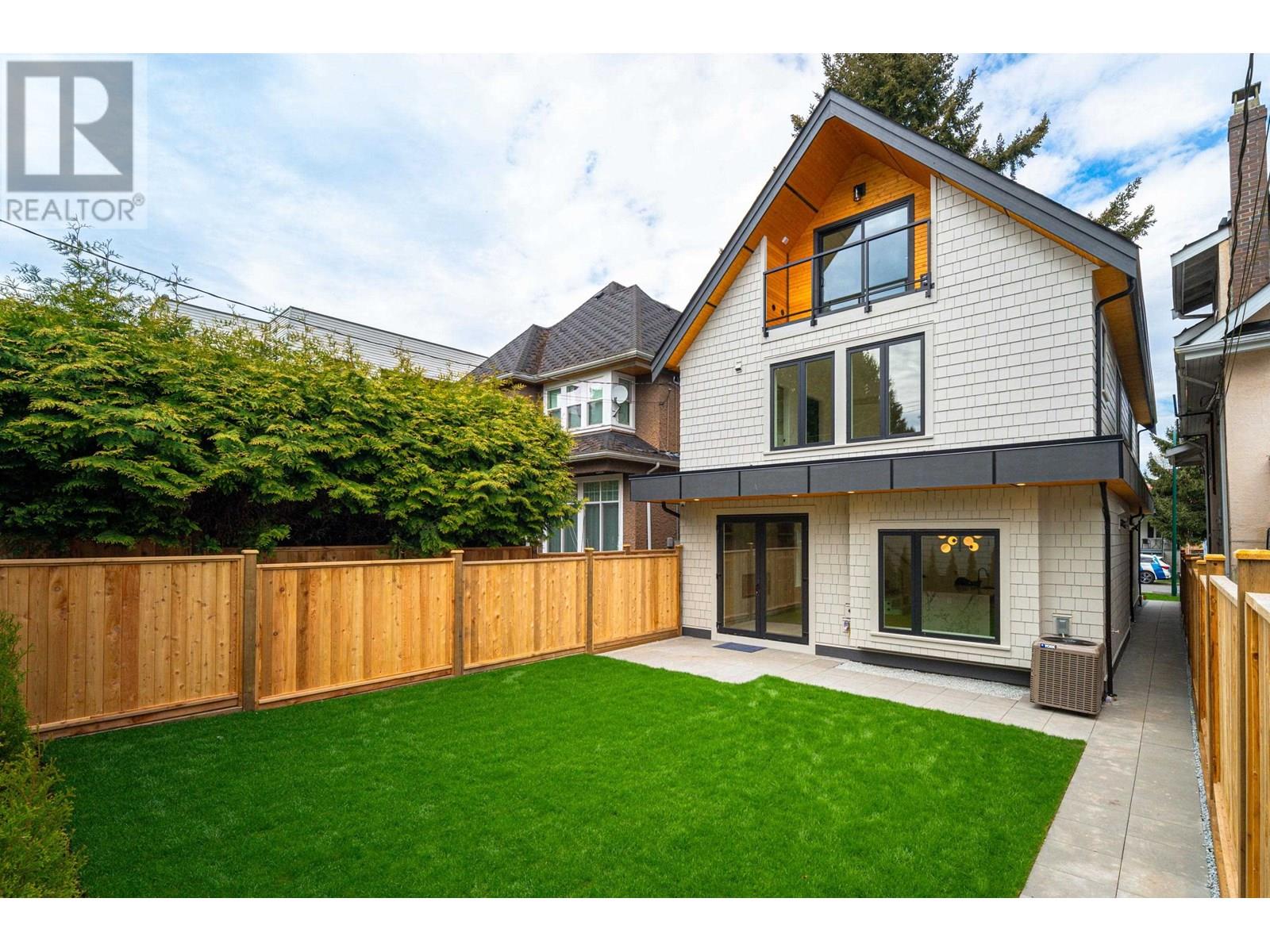 968 W 17TH AVENUE|Vancouver, British Columbia V5Z1V4