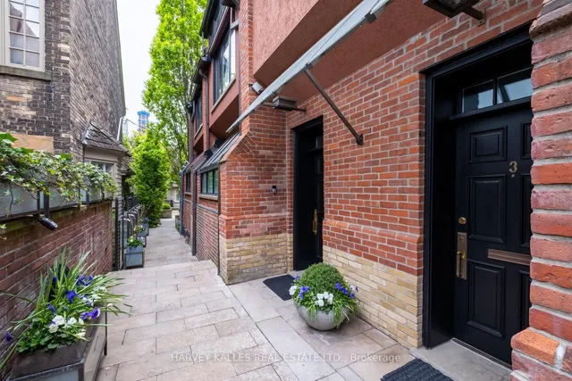 Additional image 3 of 12 Macpherson Ave Unit 3