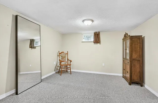 Additional image 29 of 50 Sandalwood Ave