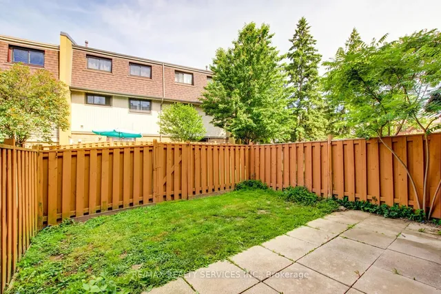 Additional image 31 of 112 Ashton Cres Unit 112