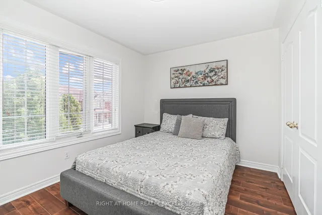 Additional image 26 of 32 Matthew Harrison St