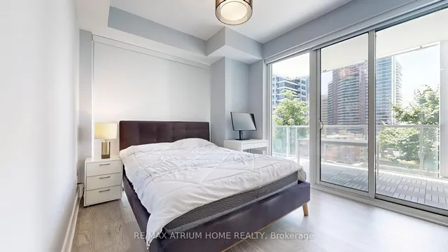 Additional image 21 of 1 Gloucester St Unit 715