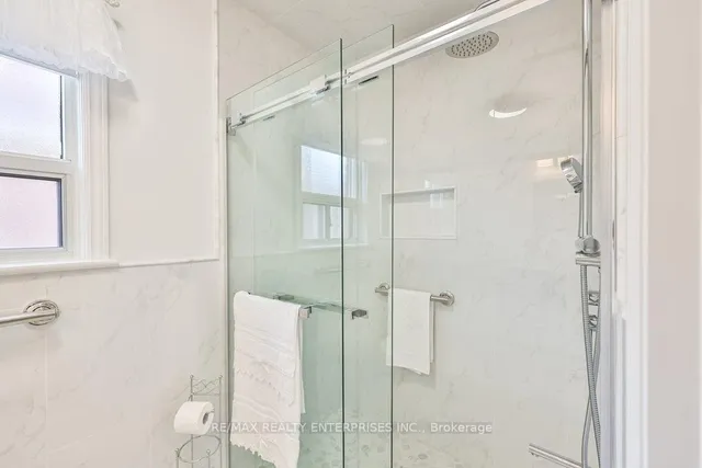 Additional image 18 of 68 Algoma St