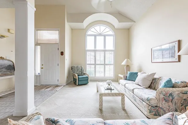 Additional image 4 of 2 Katie Crt