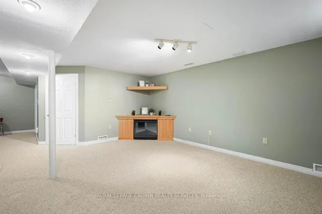 Additional image 37 of 48 Resurrection Dr