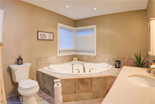 Additional image 28 of 9 Toynbee Cres