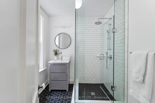 Additional image 31 of 342 Wellesley St