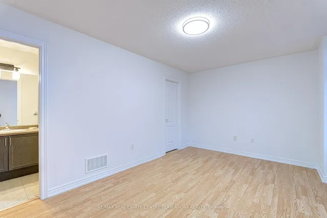 Additional image 36 of 42 Arrowpoint Dr