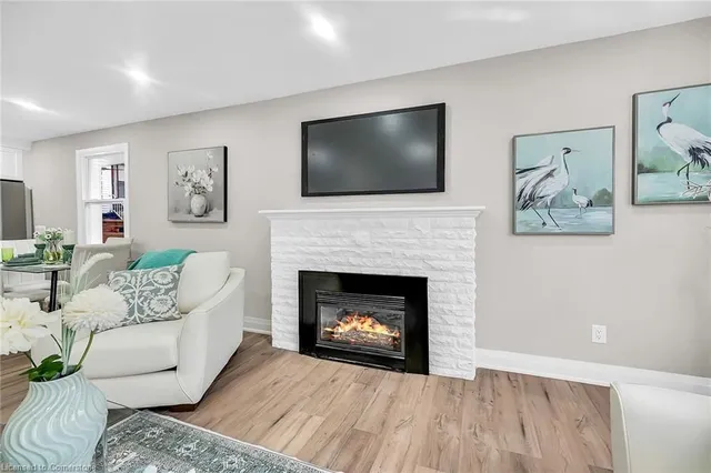 Additional image 7 of 355 Rosedale Ave