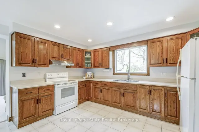 Additional image 17 of 462 Dundurn St