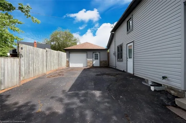 Additional image 3 of 121 Brock St