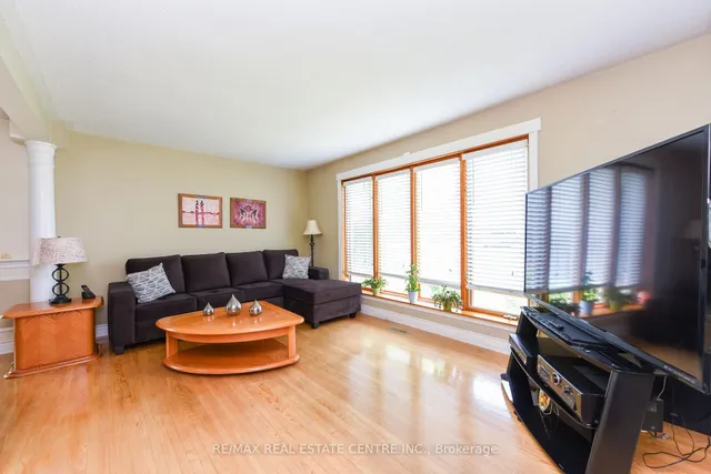 Additional image 18 of 135 Folkstone Cres