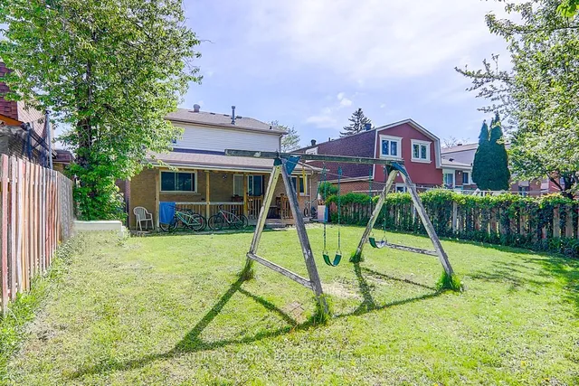 Additional image 35 of 64 Alexmuir Blvd