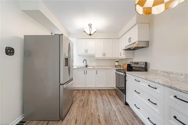 Additional image 5 of 170 Royal Salisbury Way