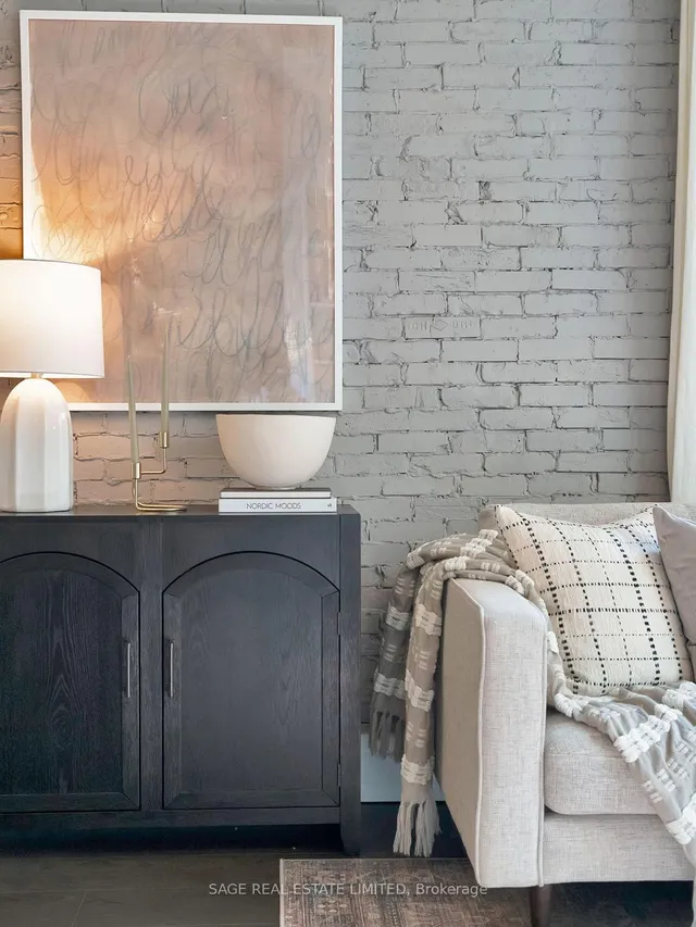 Additional image 5 of 955 Queen St Unit 301