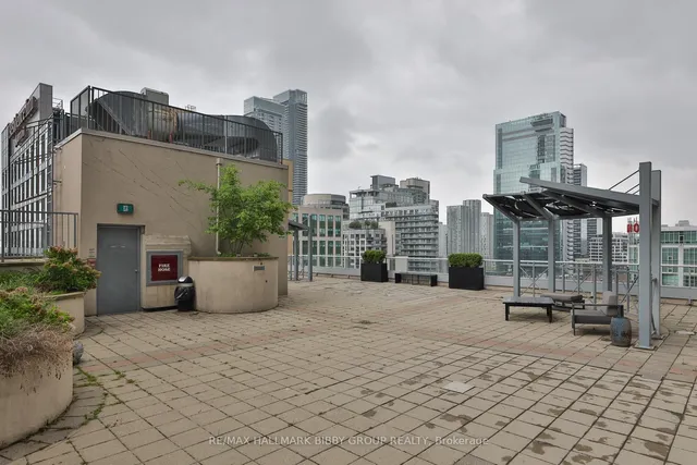 Additional image 34 of 250 Wellington St Unit 642