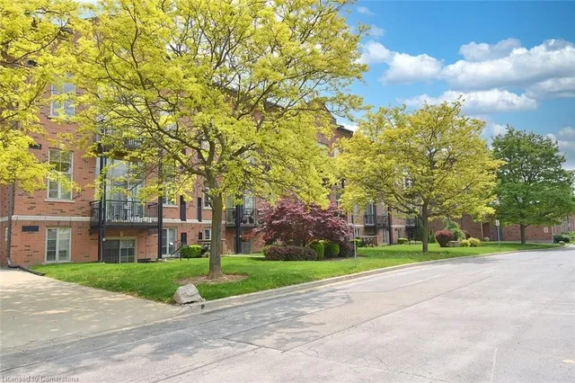 Additional image 5 of 262 Dundas St Unit 406