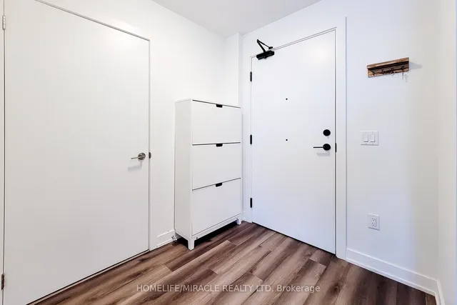 Additional image 5 of 600 North Service Rd Unit 213