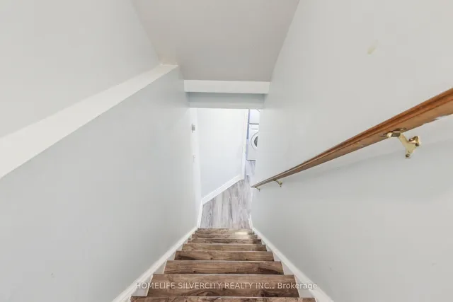 Additional image 20 of 221 Grey Fox Dr