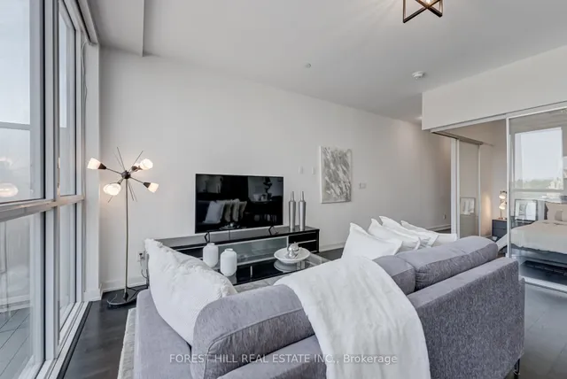 Additional image 9 of 501 St. Clair Ave Unit 602