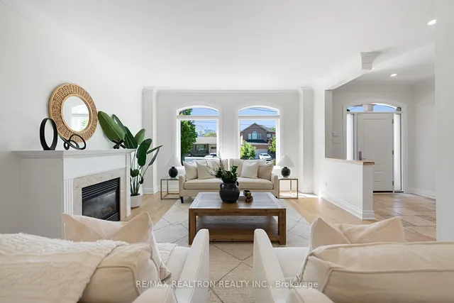 Additional image 5 of 24 Model Ave