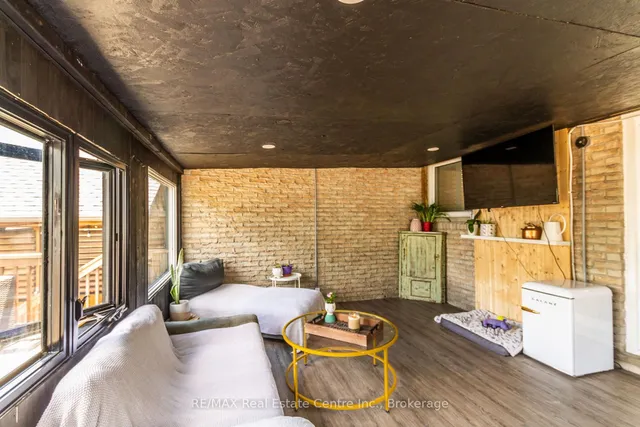 Additional image 29 of 44 Oakhurst Cres