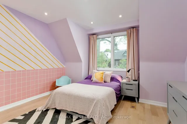 Additional image 27 of 21 Cowan Ave