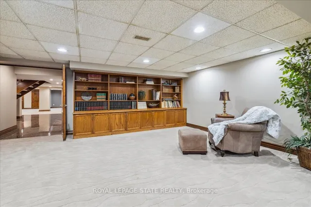 Additional image 6 of 7 Lakegate Dr