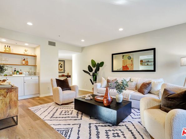 11690 Montana Ave APT 207, Los Angeles, CA 90049