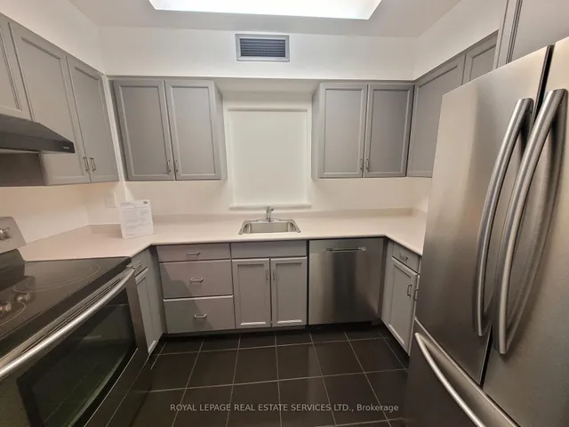 Additional image 6 of 11 Thorncliffe Pk Dr Unit 204