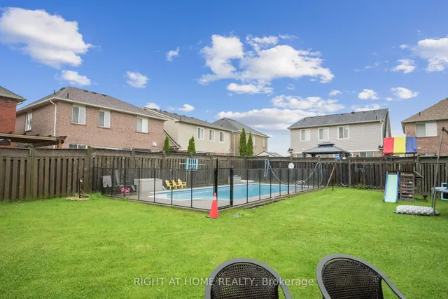 Additional image 31 of 477 Farlow Cres