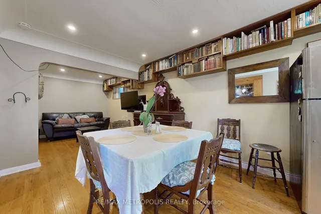 Additional image 18 of 982 Cosburn Ave