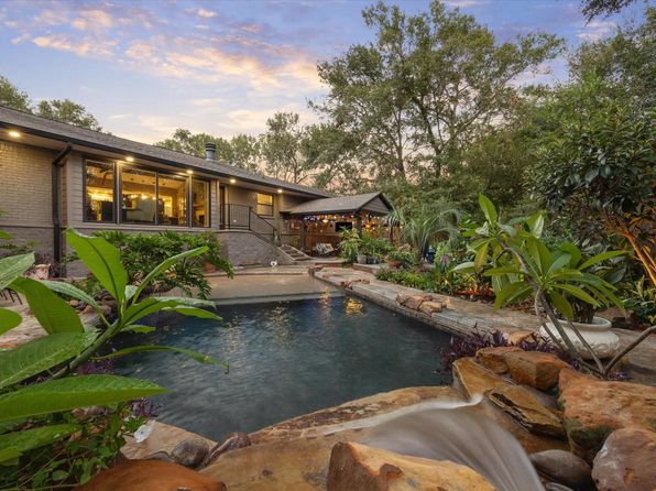 5 Tree Frog Dr, Houston, TX 77074