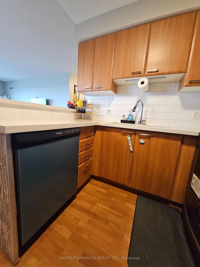 Additional image 11 of 36 Lee Centre Dr Unit 3011