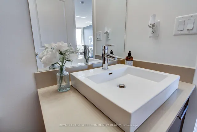 Additional image 17 of 26 Norton Ave Unit PH 10