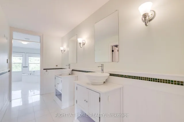 Additional image 32 of 34 Parkvale Dr