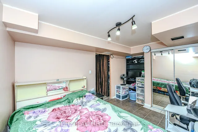 Additional image 42 of 5847 Sidmouth St