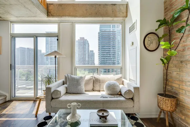 Additional image 4 of 1029 King St Unit 1001