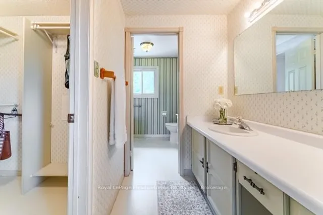 Additional image 23 of 690 Robertson Cres