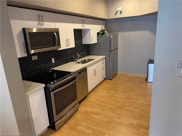 Additional image 18 of 690 King St Unit 406