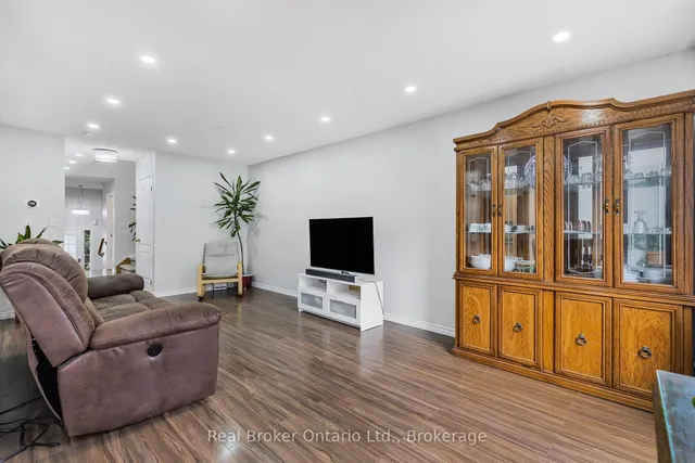 Additional image 15 of 28 Whitefish Cres