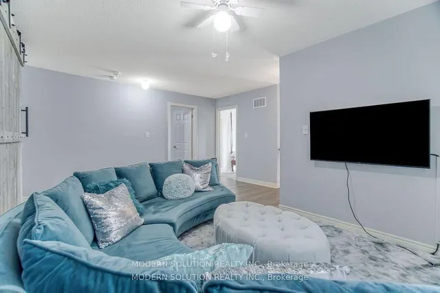 Additional image 12 of 552 Bessborough Dr