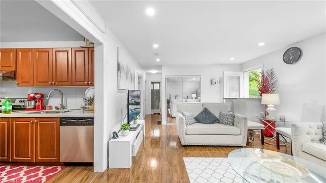 Additional image 12 of 3853 Finch Ave